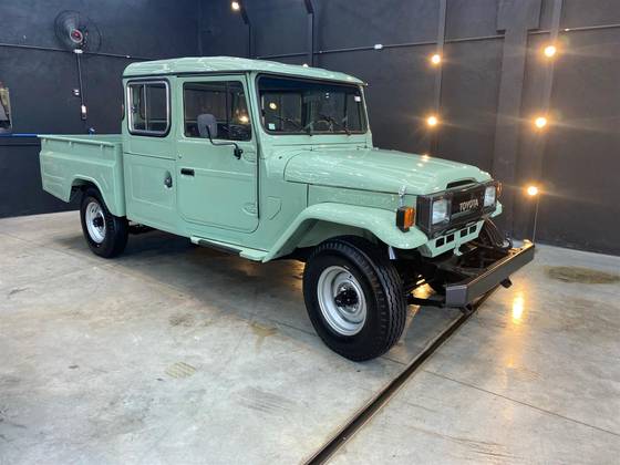 TOYOTA BANDEIRANTE 3.7 BJ50LV-B 4X4 CHASSI LONGO DIESEL 2P MANUAL